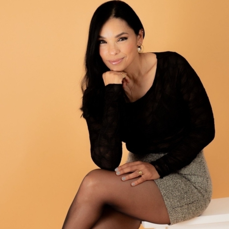 Nadia Velásquez REAL ESTATE